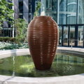 Asaki Jar Corten s podstavcem - sklobetonová fontána