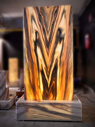 Světelná mramorová fontána Golden Rosa 187 cm